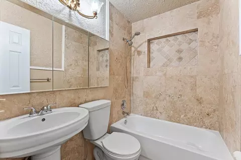 5151 NE 8th Ave, Pompano Beach, FL 33064 photo 16