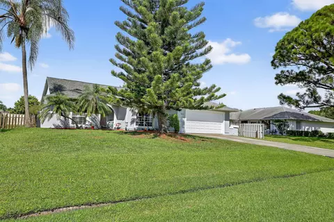 1622 SE Nancy Ln, Port Saint Lucie, FL 34983