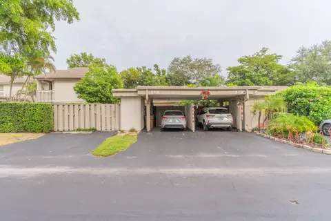 520 Deer Creek Wildwood Ln E, Deerfield Beach, FL 33442