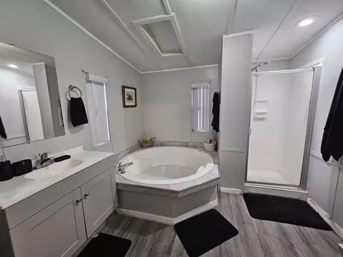 Bath - 3222 SE 34th Ave, Okeechobee, FL 34974 photo 2 of 3