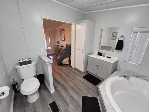 Bath - 3222 SE 34th Ave, Okeechobee, FL 34974 photo 3 of 3