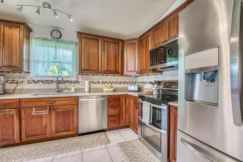 6690 SE Raintree Ave, Stuart, FL 34997 photo 12