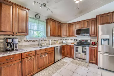 6690 SE Raintree Ave, Stuart, FL 34997 photo 15