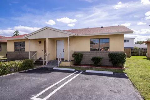 1713 Barton Ct, FL 33460