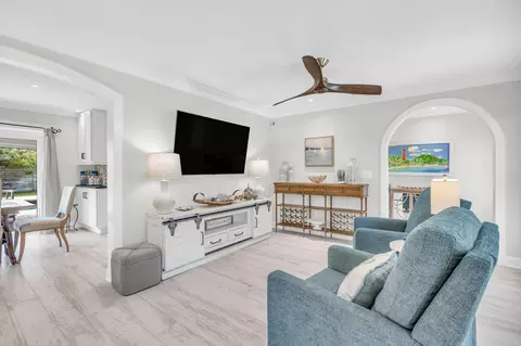 11 SE Splitrail Cir, Jupiter, FL 33469 photo 9