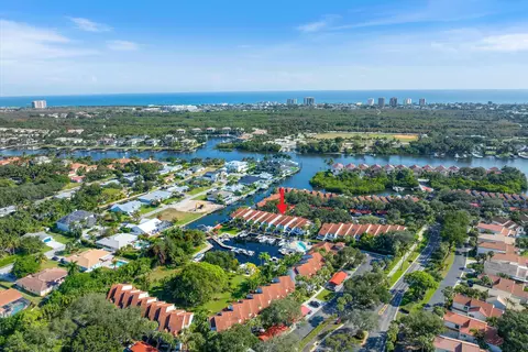 2359 Treasure Isle Dr #33, Palm Beach Gardens, FL 33410