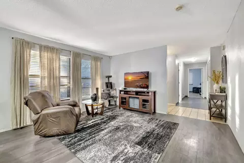 2080 Colonial Rd #1, Fort Pierce, FL 34950