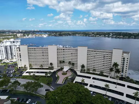 132 Lakeshore Dr #617, North Palm Beach, FL 33408