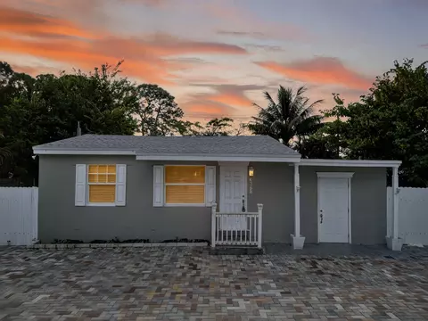 4368 Sussex Ave, Lake Worth, FL 33461