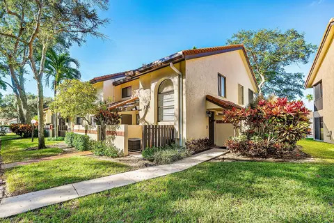 10423 S Circle Lake Dr #102, Boynton Beach, FL 33437