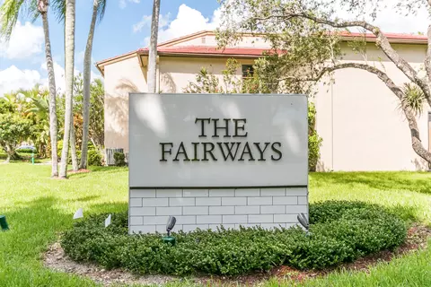 8535 Casa Del Lago #37E, Boca Raton, FL 33433