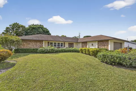 19 E Arch Dr, Lake Worth, FL 33467 photo 2