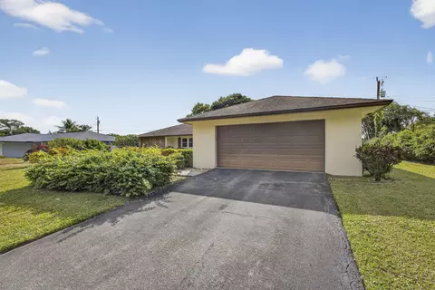 19 E Arch Dr, Lake Worth, FL 33467 photo 4