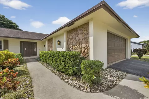 19 E Arch Dr, Lake Worth, FL 33467 photo 5