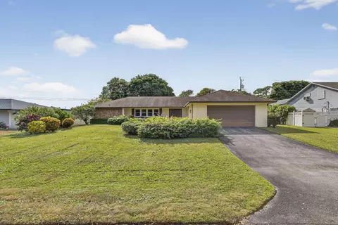 19 E Arch Dr, Lake Worth, FL 33467