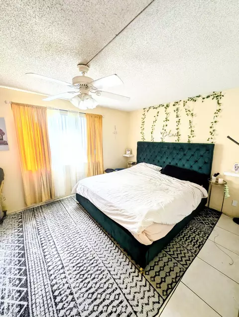 7960 NW 50th St #104, Lauderhill, FL 33351