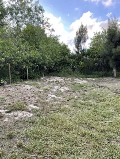 2432 42nd St, Vero Beach, FL 32967