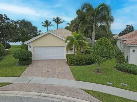 8121 Jolly Harbour Ct, Wellington, FL 33414