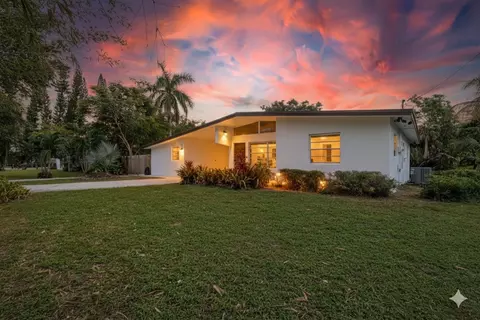 51 Barberton Rd, Lake Worth, FL 33467