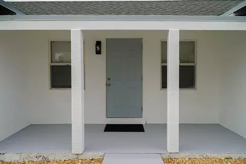908 W 5th St, Riviera Beach, FL 33404