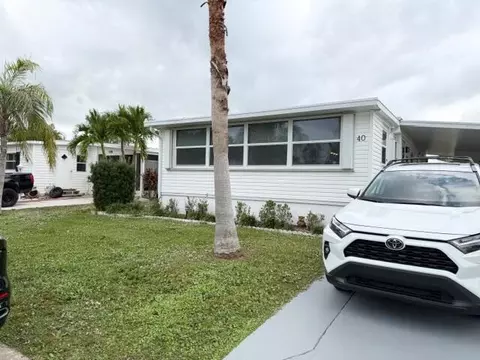 40 Florida Way, Port Saint Lucie, FL 34952