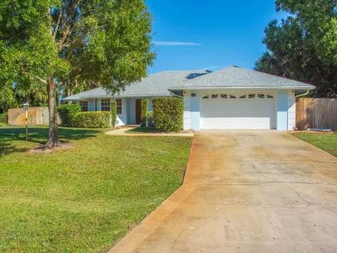6130 60th Ct, Vero Beach, FL 32967