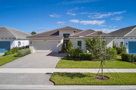 12144 Waterstone Cir, Palm Beach Gardens, FL 33412