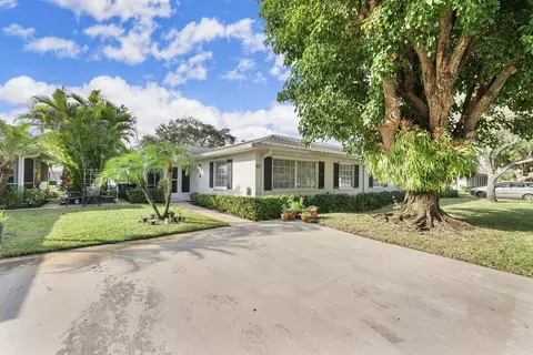 10109 S 44th Dr S, Boynton Beach, FL 33436