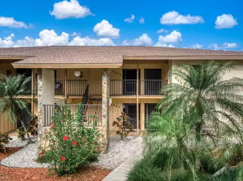 Exterior - 3833 Edgewater Dr, Sebring, FL 33872 photo 2 of 12
