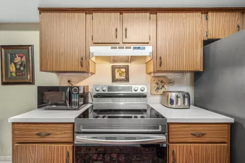 Kitchen - 3833 Edgewater Dr, Sebring, FL 33872 photo 3 of 4