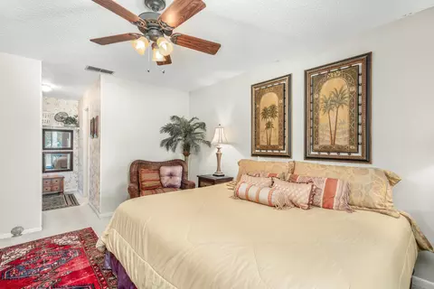 Bedroom - 3833 Edgewater Dr, Sebring, FL 33872 photo 2 of 8
