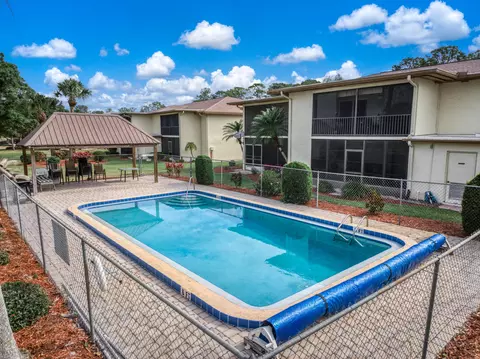 Exterior - 3833 Edgewater Dr, Sebring, FL 33872 photo 8 of 12