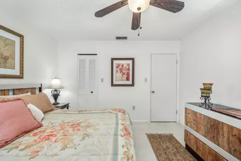 Bedroom - 3833 Edgewater Dr, Sebring, FL 33872 photo 8 of 8