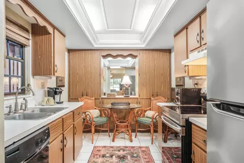 Kitchen - 3833 Edgewater Dr, Sebring, FL 33872 photo 1 of 4