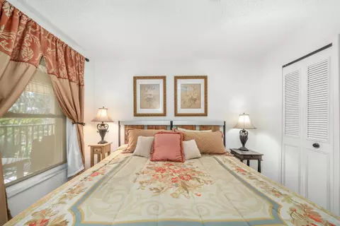 Bedroom - 3833 Edgewater Dr, Sebring, FL 33872 photo 6 of 8