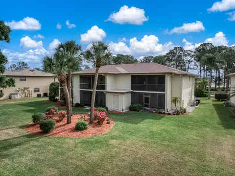 Exterior - 3833 Edgewater Dr, Sebring, FL 33872 photo 10 of 12