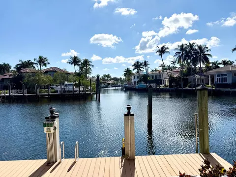 828 Harbour Isle Pl, North Palm Beach, FL 33410