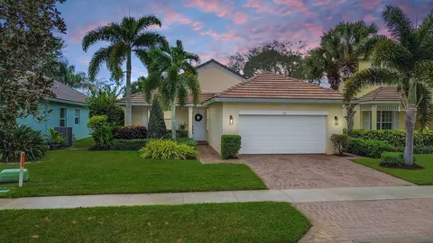 119 NW Willow Grove Ave, Port Saint Lucie, FL 34986