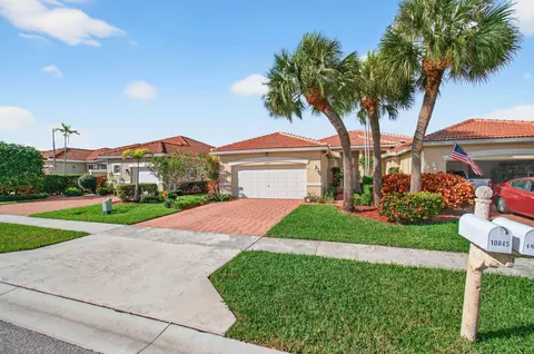 10845 Royal Caribbean Cir, Boynton Beach, FL 33437