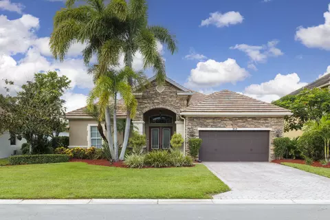 912 SW Sun Cir, Palm City, FL 34990