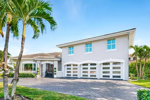 6 Cloister Cir, West Palm Beach, FL 33401