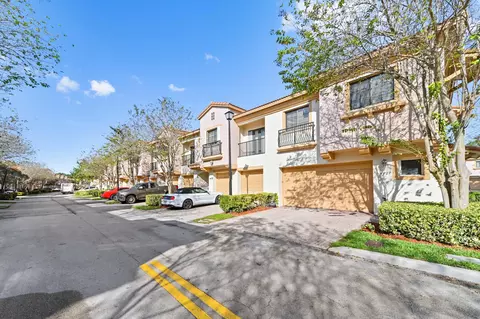 4727 Preserve St, Coconut Creek, FL 33073