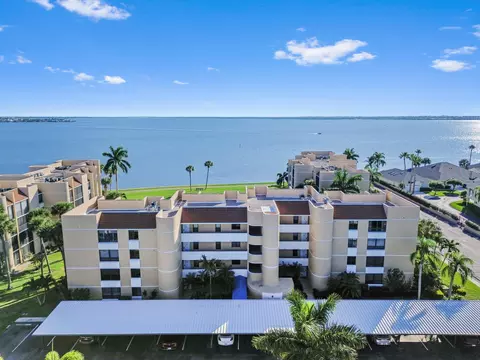 3392 NE Causeway Blvd #103, Jensen Beach, FL 34957