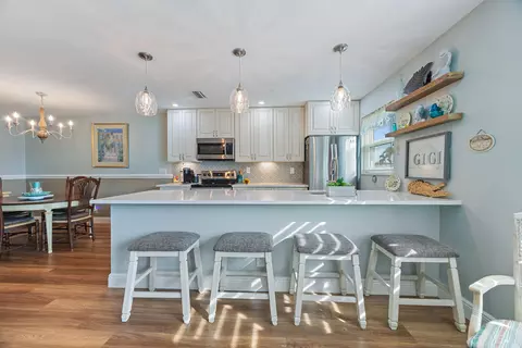 215 N High Point Blvd #B, Boynton Beach, FL 33435