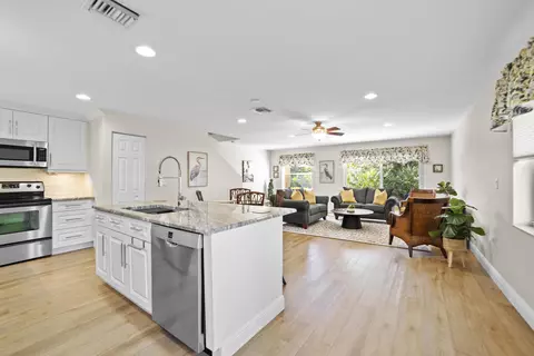 2736 SE Birmingham Dr, Stuart, FL 34994 photo 3