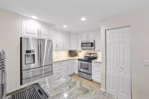2736 SE Birmingham Dr, Stuart, FL 34994 photo 4