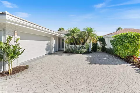 Exterior - 17036 Bay St, Jupiter, FL 33477 photo 11 of 11