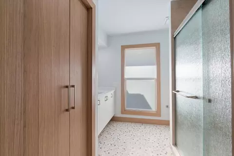 Bath - 17036 Bay St, Jupiter, FL 33477 photo 6 of 7