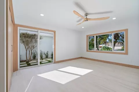 Bedroom - 17036 Bay St, Jupiter, FL 33477 photo 7 of 8