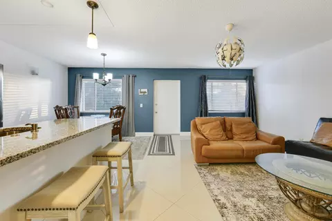 3100 Springdale Blvd #314, Palm Springs, FL 33461